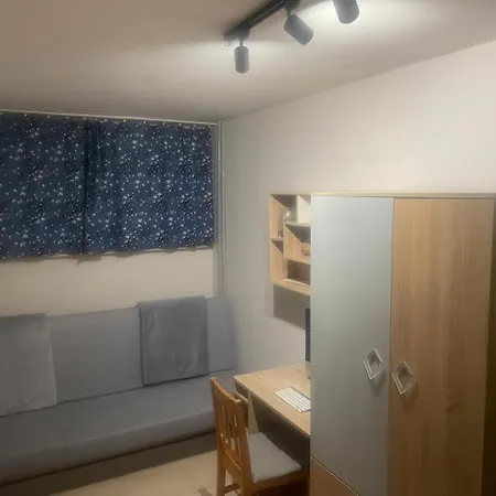 Room, комната, Miedzy Airport Wro A Centrum Apartamento